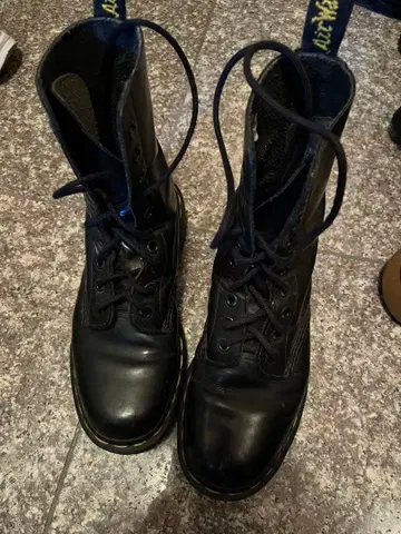 닥터마틴 10홀 영국제 레어 23cm