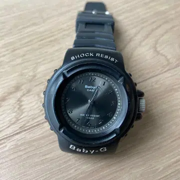CASIO BabyG 블랙 작동 중입니다