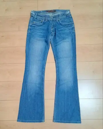 야누크 YANUK 부츠컷 데님 24