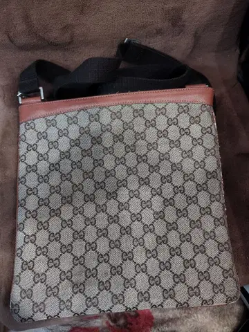 GG 패턴 숄더백 중형