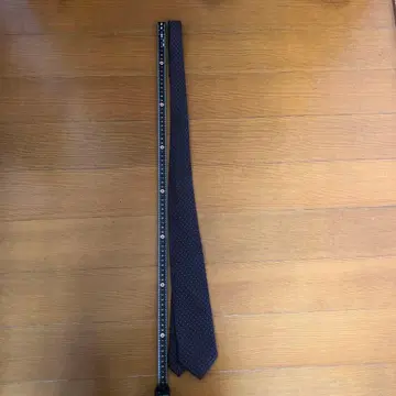 마리넬라 브라운 넥타이