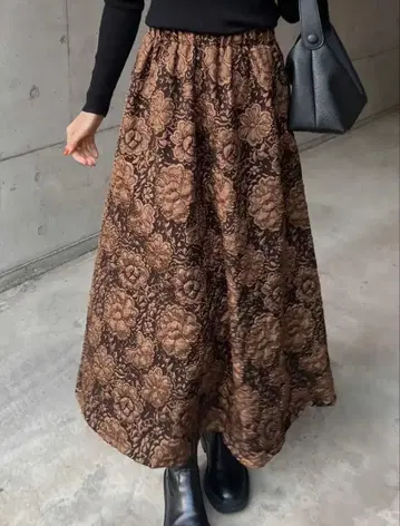 미사용 새상품 롱 스커트 브론즈 꽃무늬 S 사이즈