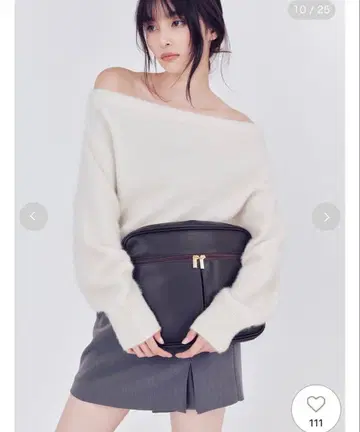 [ 미사용 새상품 ] FRAY I.D 폭스 캐시미어 오프숄더 니트탑