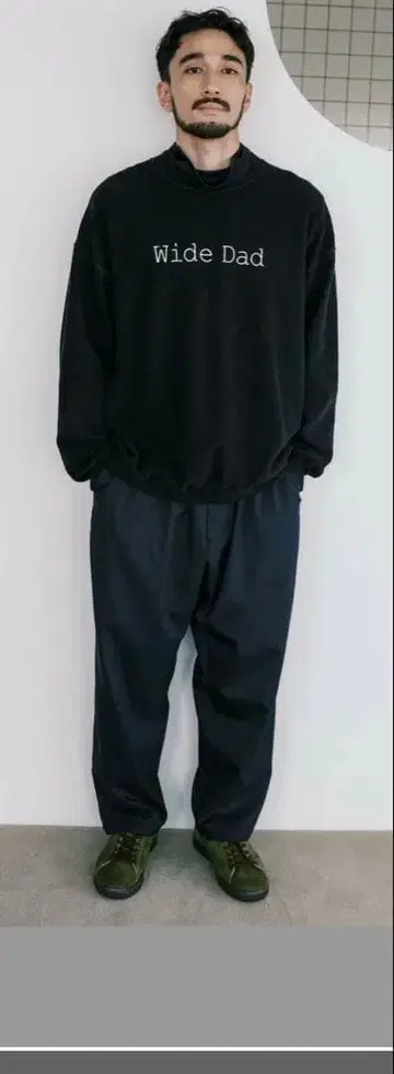 어반 리서치 와이드 대드 슈퍼 와이드 스웨트