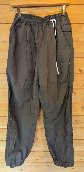 로즈마리 만넨로 나일론 하베스트 트레이닝복 클래식