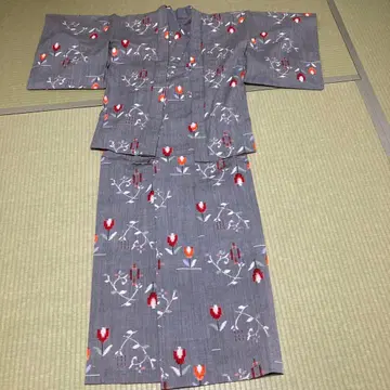 기모노와 겉옷 단의 울 앙상블 그레이 꽃무늬 겉옷 끈 없는 기모노