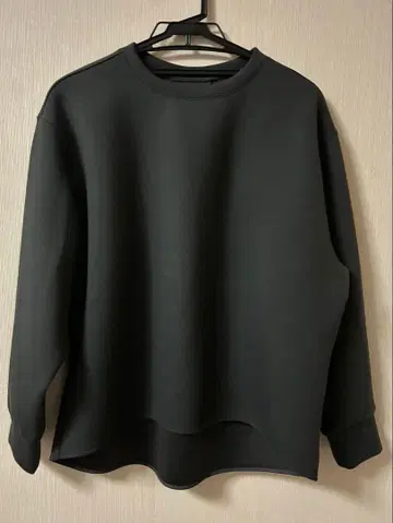 UNF/LO 블랙 맨투맨 트레이닝복