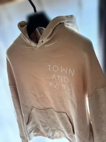 TOWN AND PARK 베이지