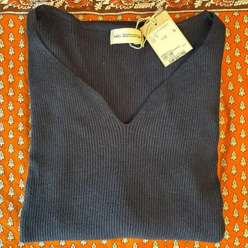 INED 네이비 V넥 니트 9