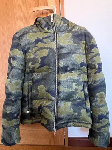 카모 패턴 다운 자켓 후드 부착