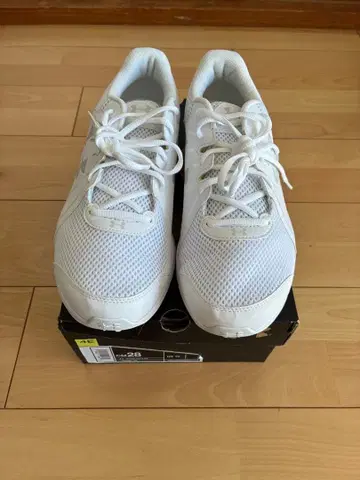 UNDER ARMOUR 러닝화 화이트