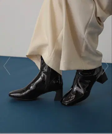 미사용 새상품 SENSE OF PLACE 스퀘어토 에나멜 부츠