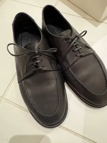 AURALEE LETHER LACE-UP SHOES