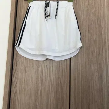 adidas TWISTKNIT 화이트 스커트 택 포함 새상품