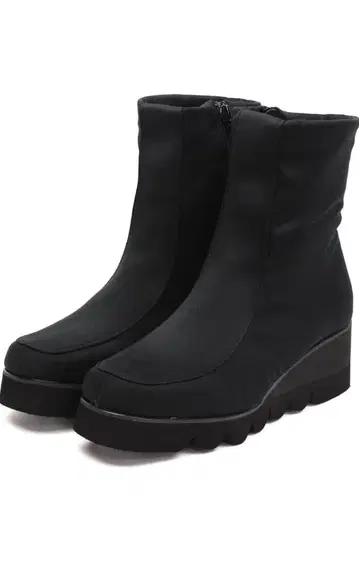 [ 미사용 ] 셀럽  스포츠 웨지솔 부츠 23cm