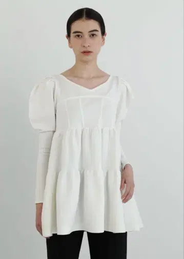 JILLSTUART 볼륨 슬리브 튜닉 니트