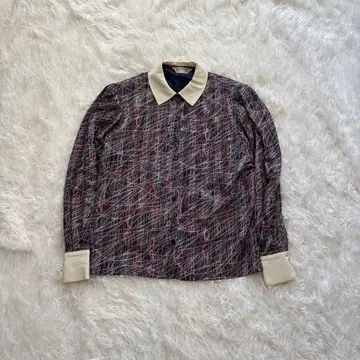 [ 디자인 블라우스 ] 올 패턴 레트로 옷깃 소매 구제 의류