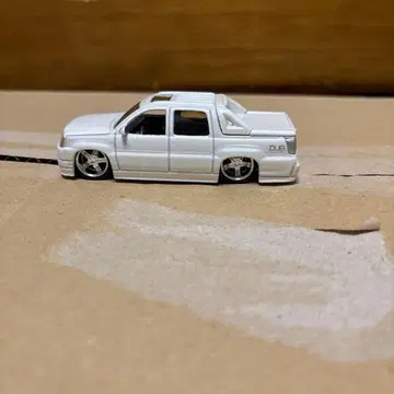 캐딜락 에스컬레이드 1/64