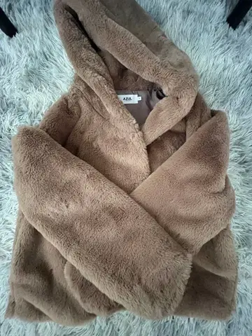 AZUL 후드 부착 보아 자켓 브라운