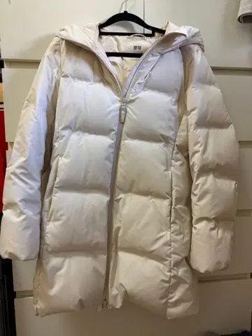 UNIQLO 화이트 다운 자켓 M