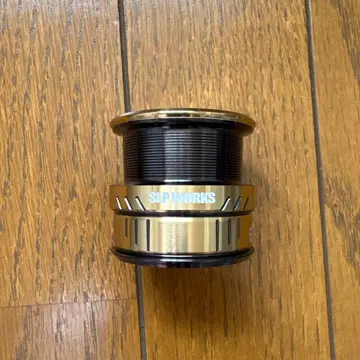 SIPWORKS LT3000S 스풀 골드/블랙