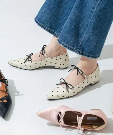 EVOL [경량 부드러운] 더블 리본 포인티드 펌프스 23.0cm