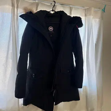 Canada Goose 블랙 다운 자켓 M