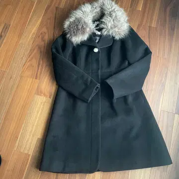 [ MAJESTIC LEGON ] 탈부착 가능한 퍼 코트