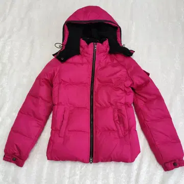 핑크 다운 자켓 후드 부착