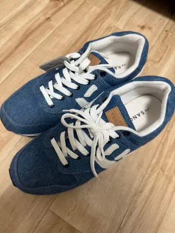 via SANGACIO 데님 블루 스니커즈