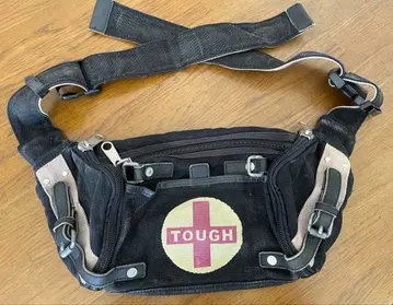 TOUGH JEANSMITH 바디백 블랙