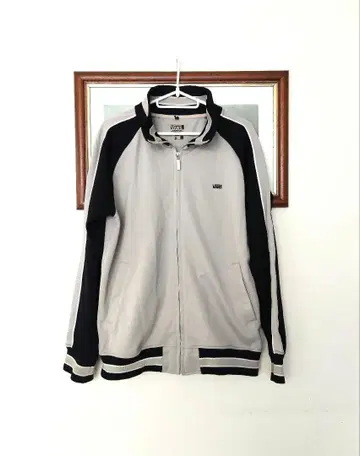 VANS 트랙 자켓 그레이/블랙
