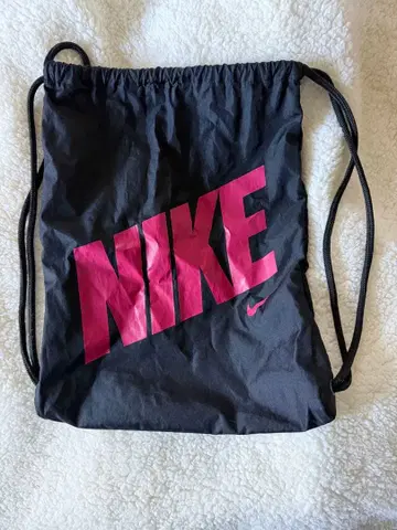 NIKE 냅색 블랙/핑크 로고