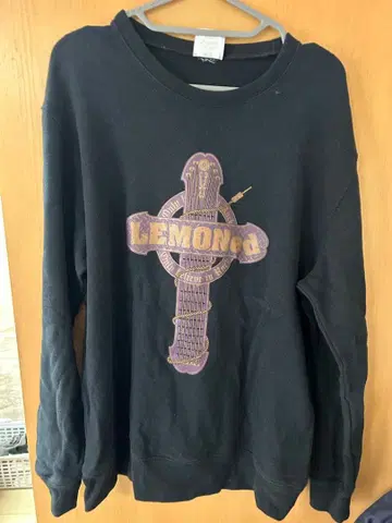 LEMONed 블랙 맨투맨 hide