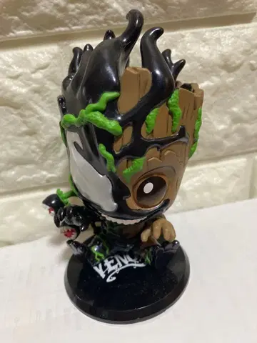 Venomized Groot 피규어 상자 없음