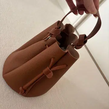 tal. by yumi. 카누레 백 카멜