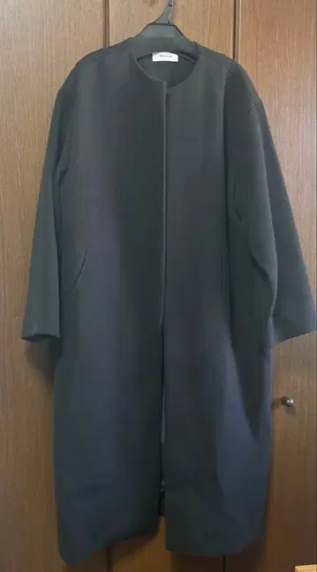 미라 오웬 코트