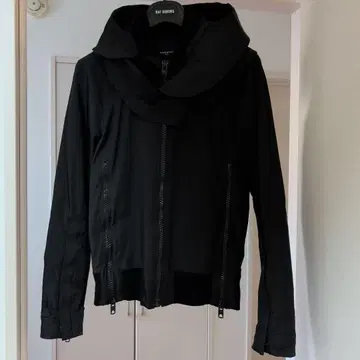 GIVENCY 나일론 자켓 후드 부착 블랙