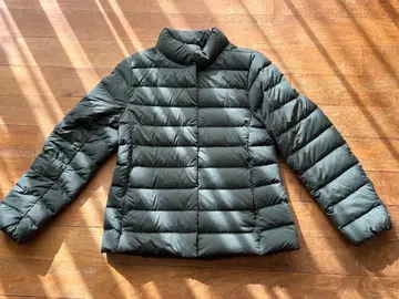 유니클로 울트라 라이트 다운 자켓 올리브 여성용 M 미사용