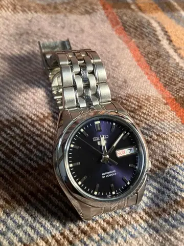 [ 새상품급 ] SEIKO5 자동 시계 다크 네이비 보라색 다이얼