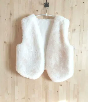 미사용품 퍼 베스트 프리 사이즈 화이트 화이트 숏 손세탁 가능 베스트