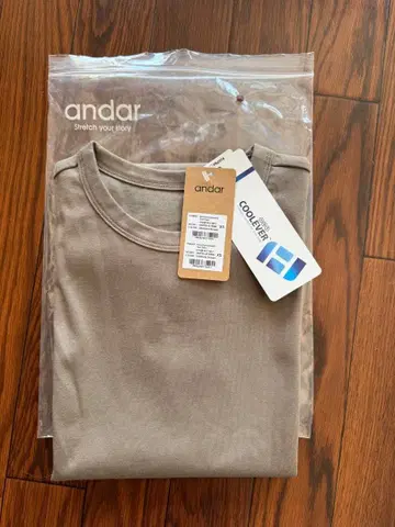 안다르 반팔 T셔츠 오버 사이즈 핏 XS 카키 브라운 [ 미사용품