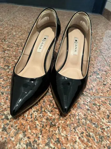 DIANA 블랙 하이힐 펌프스