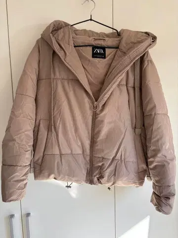 ZARA 후드 부착 베이지 다운 자켓