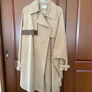 ANIECA 베이지 돌먼 트렌치코트