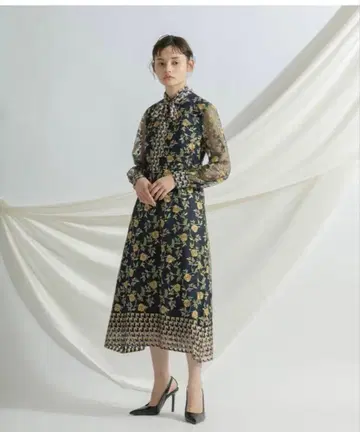 그레이스 콘티넨탈 믹스 플라워 자수 원피스