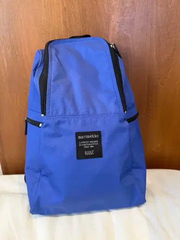 marimekko metro 파랑 백팩