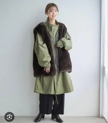 LOWRYS FARM 2WAY 퍼 밀리터리 코트 (퍼 없음)