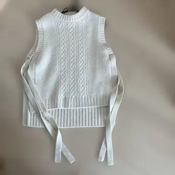 그랑마마도터 케이블 짜임 슬리브리스 니트 베스트