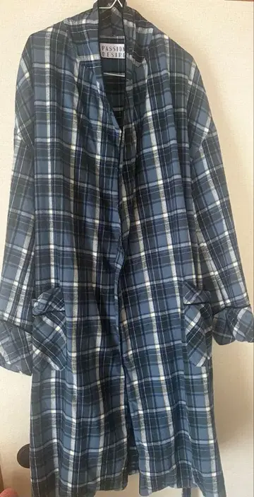 PASSION DESIRE 체크 무늬 롱 셔츠 사이즈 4